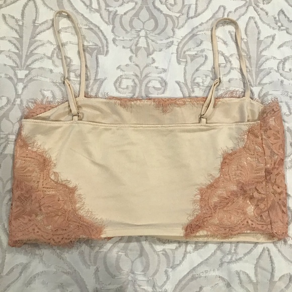 Blush lacy cropped tank - Picture 2 of 2